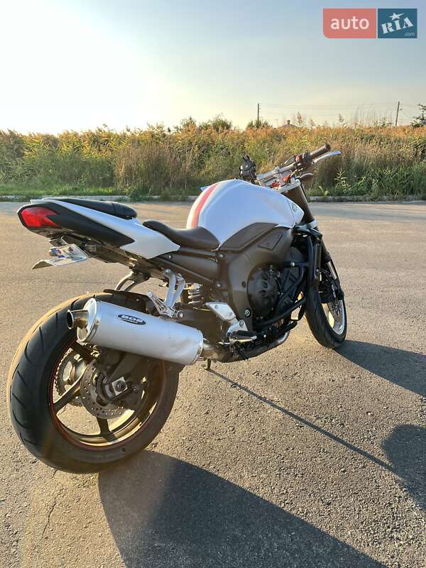 Мотоцикл Без обтекателей (Naked bike) Yamaha FZ-1 2009 в Киеве