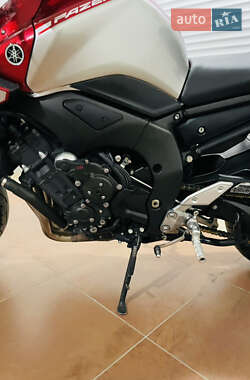 Мотоцикл Спорт-туризм Yamaha FZ1 Fazer 2013 в 
