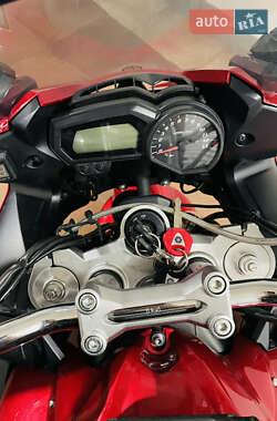 Мотоцикл Спорт-туризм Yamaha FZ1 Fazer 2013 в 
