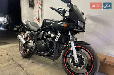 Мотоцикл Классік Yamaha FZ6 Fazer 2001 в 