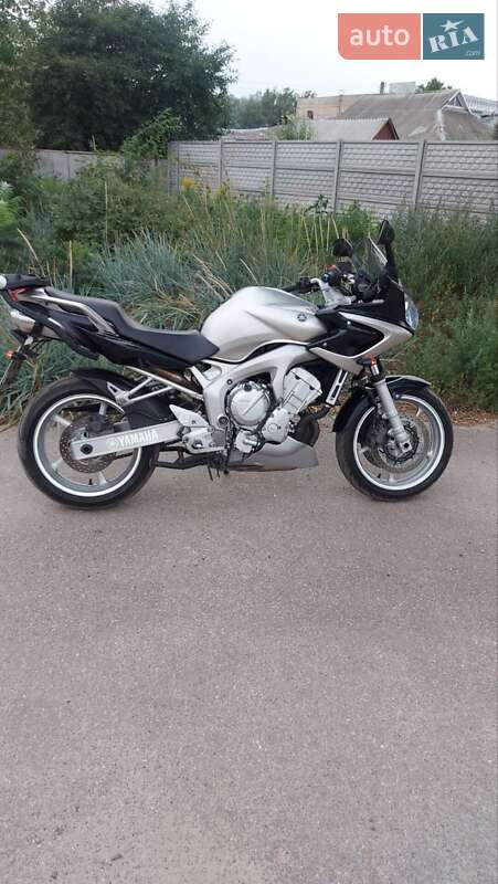 Yamaha FZ6 Fazer 2004 Yamaha FZ6 Fazer 2004