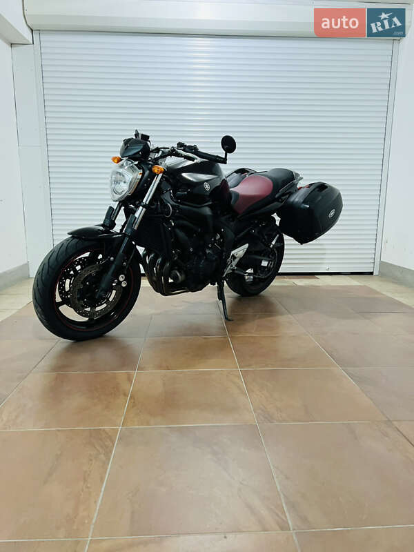Мотоцикл Без обтекателей (Naked bike) Yamaha FZ6 Fazer 2010 в Киеве
