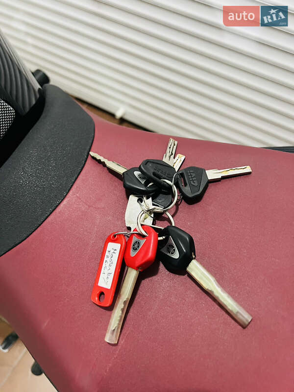 Мотоцикл Без обтекателей (Naked bike) Yamaha FZ6 Fazer 2010 в Киеве