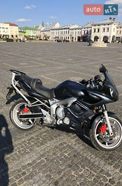 Мотоцикл Спорт-туризм Yamaha FZ6 S 2004 в 