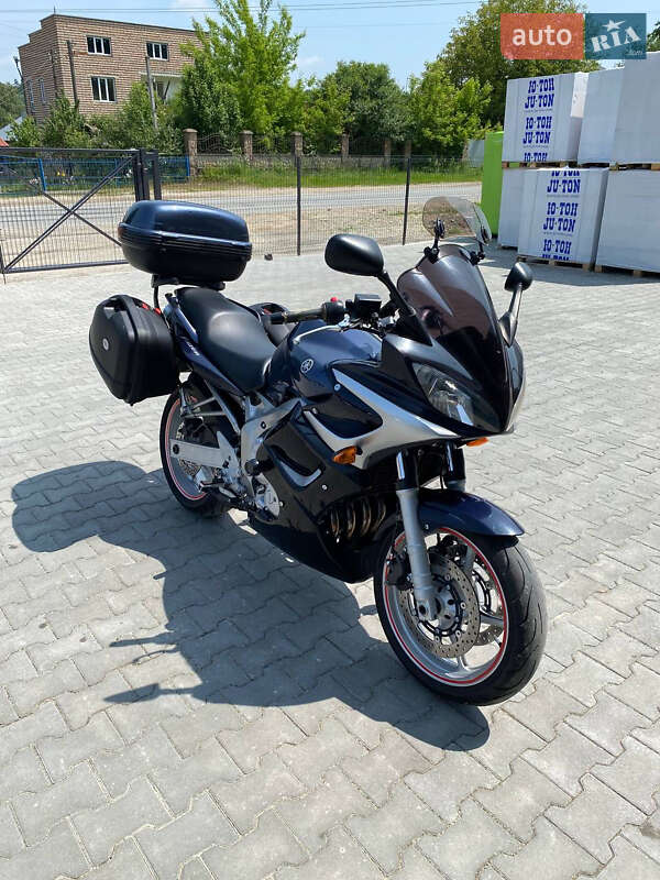 Мотоцикл Спорт-туризм Yamaha FZ6 S 2004 в 