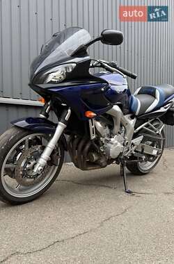 Мотоцикл Спорт-туризм Yamaha FZ6 S 2005 в  Мотоцикл Спорт-туризм Yamaha FZ6 S 2005 в