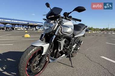Мотоцикл Спорт-туризм Yamaha FZ6 2009 в 