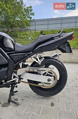 Мотоцикл Спорт-туризм Yamaha FZ6 1999 в 