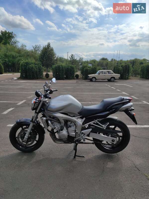 Yamaha FZ6 2004