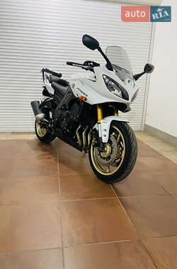 Мотоцикл Спорт-туризм Yamaha FZ8 2012 в 