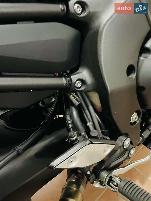 Мотоцикл Без обтекателей (Naked bike) Yamaha FZ8 2014 в Киеве