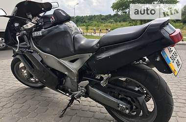 Мотоцикл Спорт-туризм Yamaha FZR 1992 в 