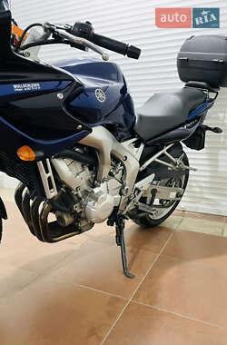 Мотоцикл Спорт-туризм Yamaha FZS 600 Fazer 2005 в 