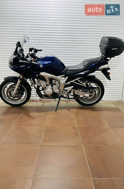 Мотоцикл Спорт-туризм Yamaha FZS 600 Fazer 2005 в 