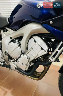Мотоцикл Спорт-туризм Yamaha FZS 600 Fazer 2005 в 