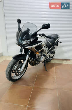 Мотоцикл Спорт-туризм Yamaha FZS 600 Fazer 2005 в 