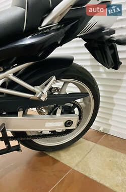 Мотоцикл Спорт-туризм Yamaha FZS 600 Fazer 2005 в 