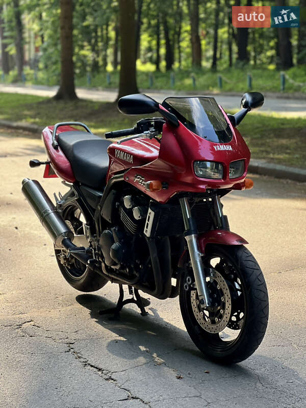 Мотоцикл Классик Yamaha FZS 600 Fazer 1999 в 