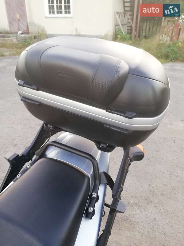 Мотоцикл Спорт-туризм Yamaha FZS 600 Fazer 2001 в Буске