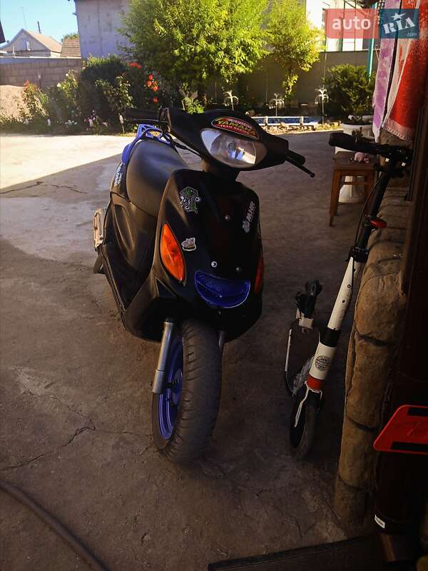 Грузовые мотороллеры, мотоциклы, скутеры, мопеды Yamaha Grand Axis 2001 в Украинке