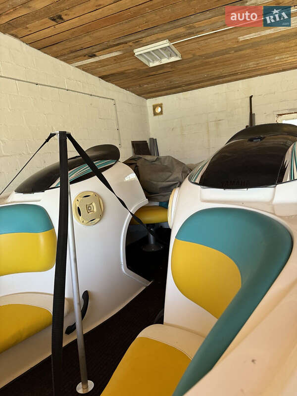 Катер Yamaha LS 2001 в Ізюмі