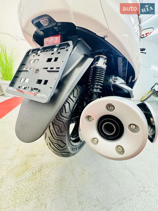 Максі-скутер Yamaha Majesty 400 2011 в Одесі фото 13 Максі-скутер Yamaha Majesty 400 2011 в Одесі