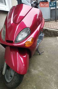 Мопеды Yamaha Majesty 2006 в Черновцах