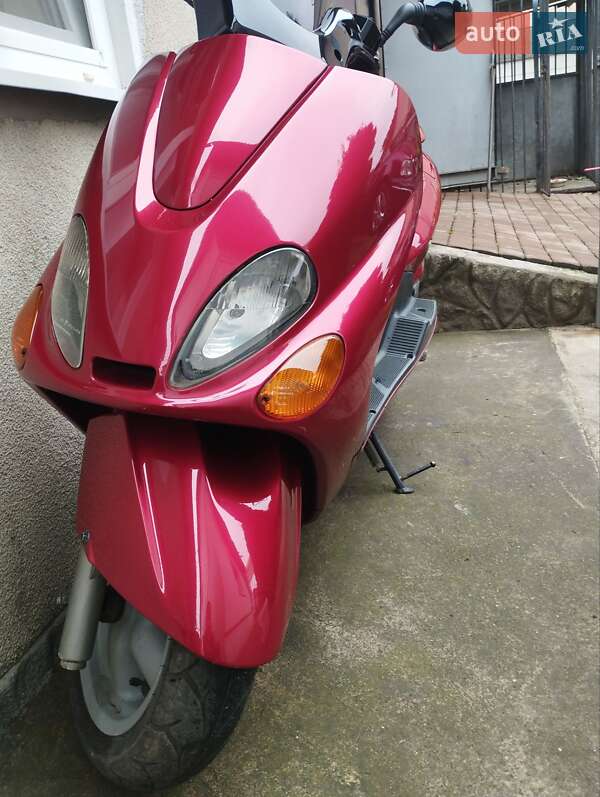 Мопеды Yamaha Majesty 2006 в Черновцах