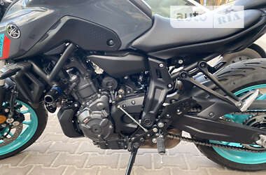 Мотоцикл Без обтекателей (Naked bike) Yamaha MT-07 2022 в 
