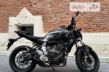 Мотоцикл Без обтекателей (Naked bike) Yamaha MT-07 2014 в 