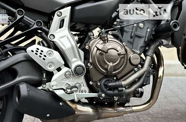 Мотоцикл Без обтекателей (Naked bike) Yamaha MT-07 2014 в 