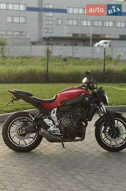 Мотоцикл Без обтекателей (Naked bike) Yamaha MT-07 2014 в 