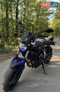 Мотоцикл Без обтекателей (Naked bike) Yamaha MT-07 2016 в 