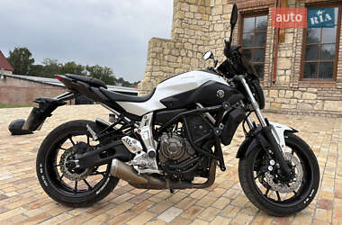 Мотоцикл Без обтекателей (Naked bike) Yamaha MT-07 2016 в 