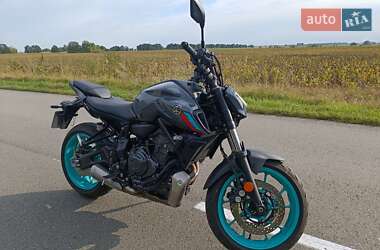 Мотоцикл Без обтекателей (Naked bike) Yamaha MT-07 2023 в 