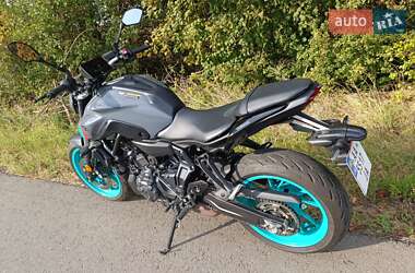 Мотоцикл Без обтекателей (Naked bike) Yamaha MT-07 2023 в 