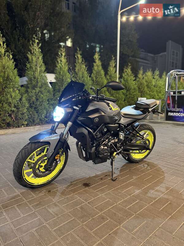 Спортбайк Yamaha MT-07 2017 в Днепре фото 8 Спортбайк Yamaha MT-07 2017 в Днепре