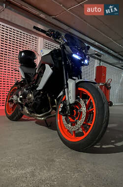 Мотоцикл Без обтекателей (Naked bike) Yamaha MT-09 2018 в 
