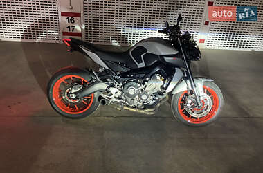 Мотоцикл Без обтекателей (Naked bike) Yamaha MT-09 2018 в 