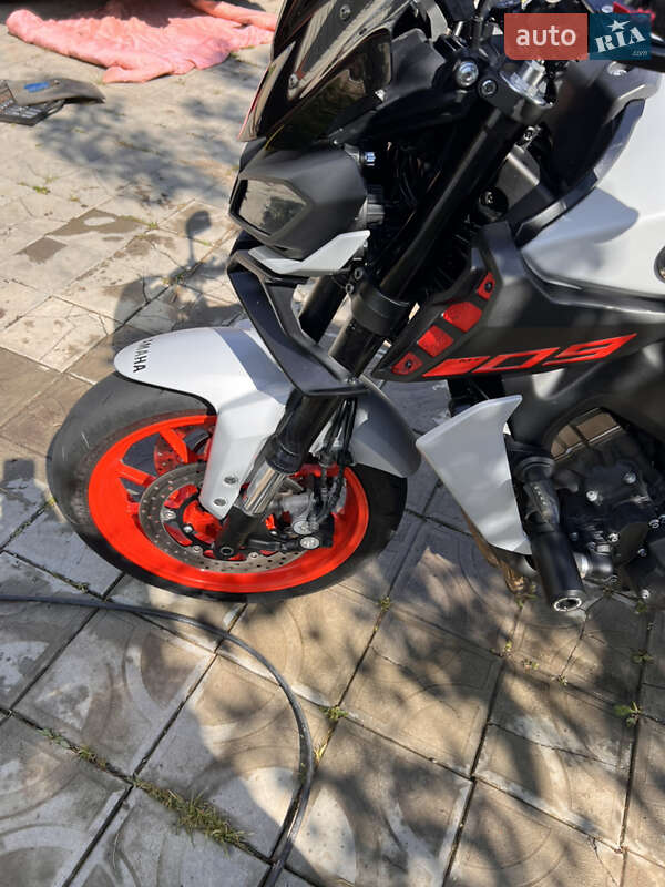 Мотоцикл Без обтекателей (Naked bike) Yamaha MT-09 2019 в Харькове фото 4 Мотоцикл Без обтекателей (Naked bike) Yamaha MT-09 2019 в Харькове