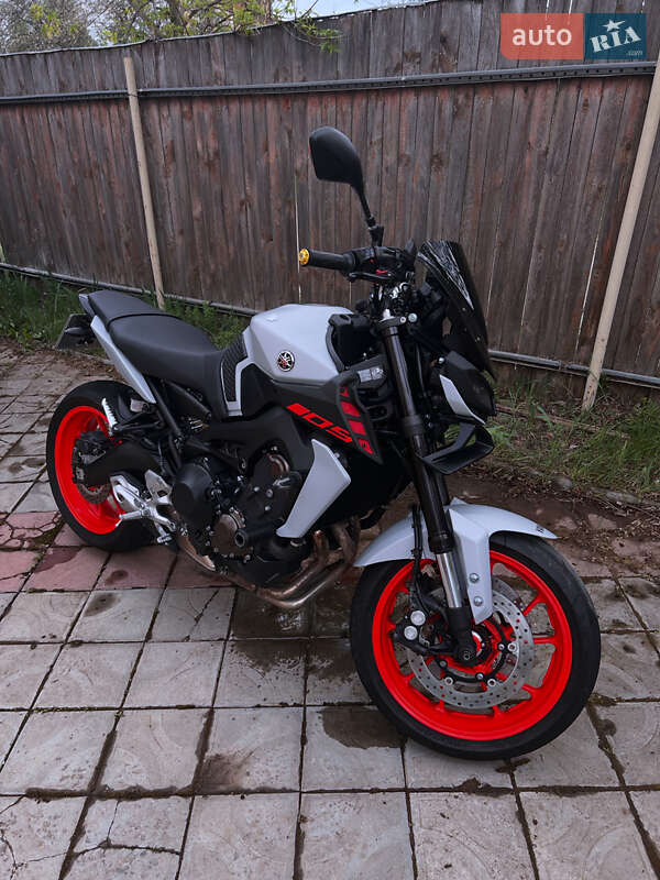 Мотоцикл Без обтекателей (Naked bike) Yamaha MT-09 2019 в Харькове фото 8 Мотоцикл Без обтекателей (Naked bike) Yamaha MT-09 2019 в Харькове