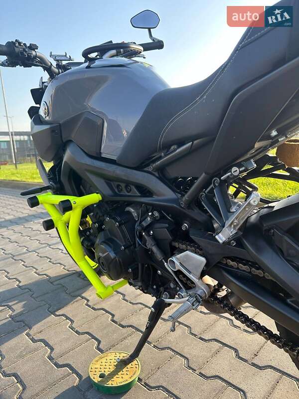 Мотоцикл Без обтекателей (Naked bike) Yamaha MT-09 2017 в Житомире фото 4 Мотоцикл Без обтекателей (Naked bike) Yamaha MT-09 2017 в Житомире