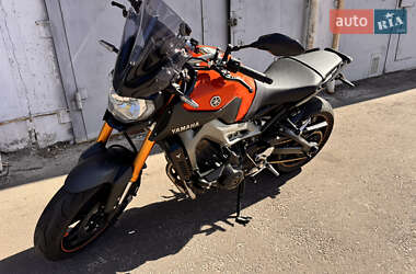 Мотоцикл Без обтекателей (Naked bike) Yamaha MT-09 2015 в Киеве