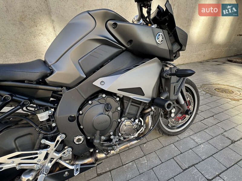 Мотоцикл Без обтекателей (Naked bike) Yamaha MT-10 2017 в Вишневом фото 3 Мотоцикл Без обтекателей (Naked bike) Yamaha MT-10 2017 в Вишневом