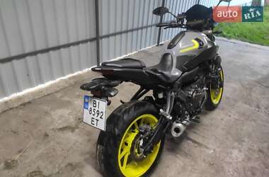 Спортбайк Yamaha MT 2016 в Гадяче