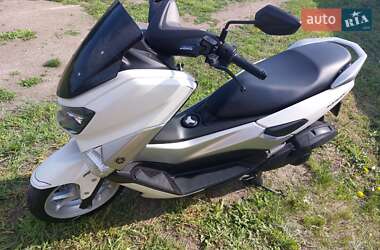 Макси-скутер Yamaha NMax 2016 в 