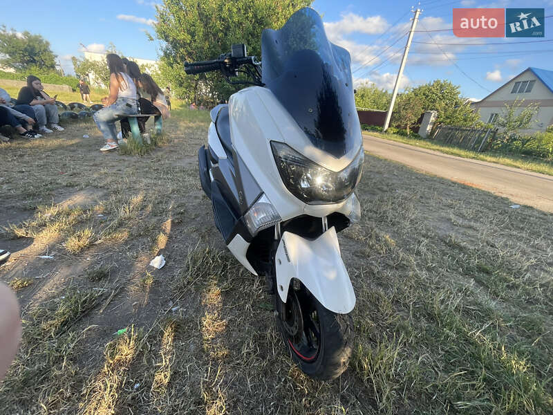 Максі-скутер Yamaha NMax 2018 в Каневі