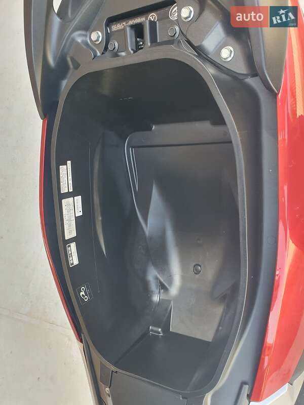 Скутер Yamaha NMax 2017 в Вышгороде