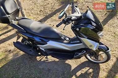 Скутер Yamaha NMax 2015 в 