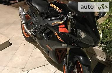 Спортбайк Yamaha R1 2000 в Одессе